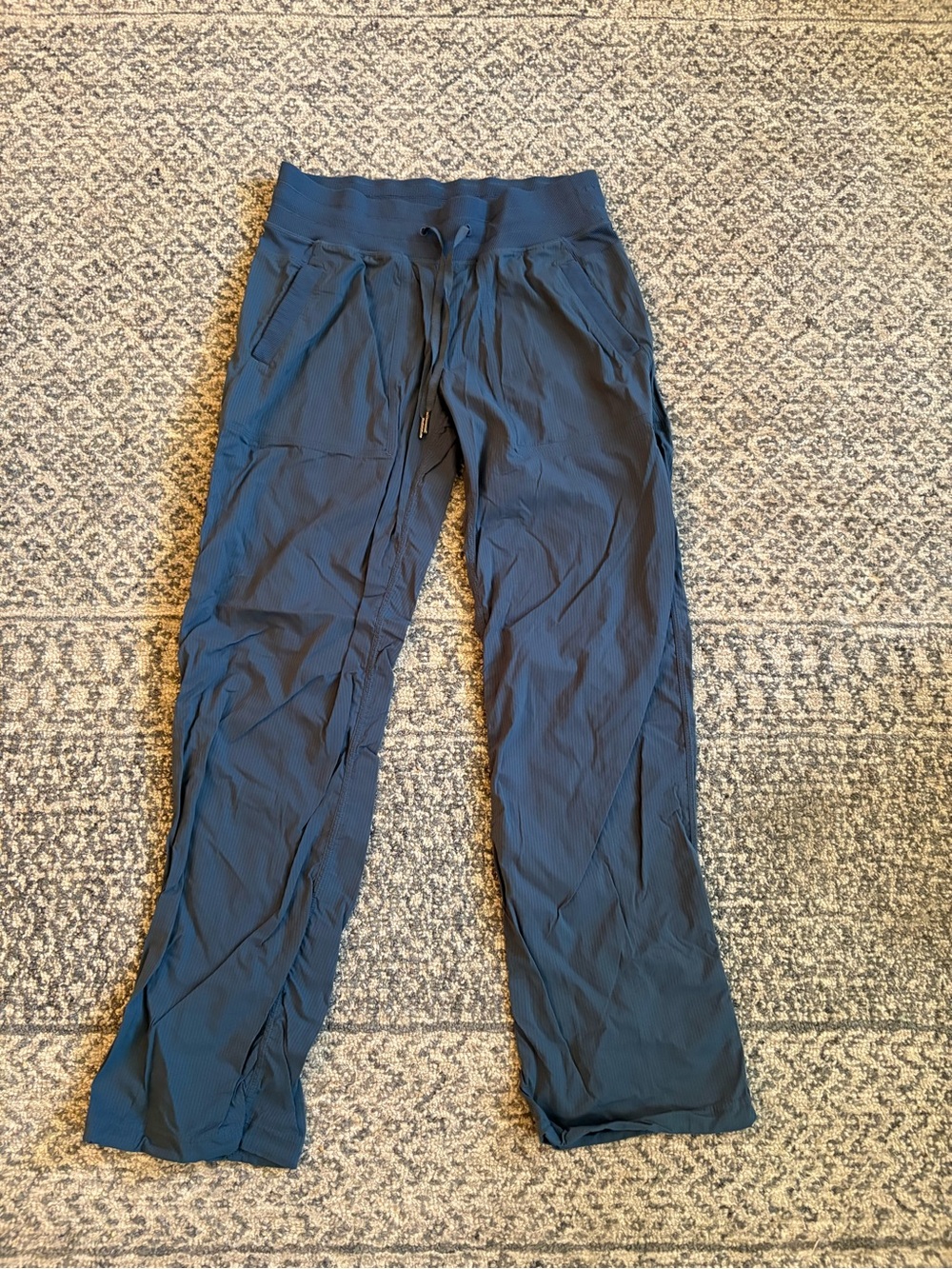 Women’s Lululemon dance studio joggers